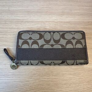 Coach Signature C Brown Canvas Zip Around Wallet‎ Legacy Stripe 40753